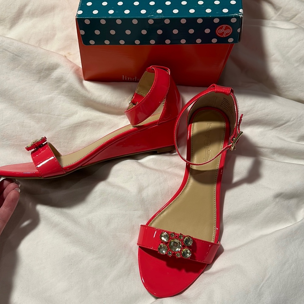 Brand new w/ box Lindsay Phillips coral wedge with interchangeable top (Jewel)